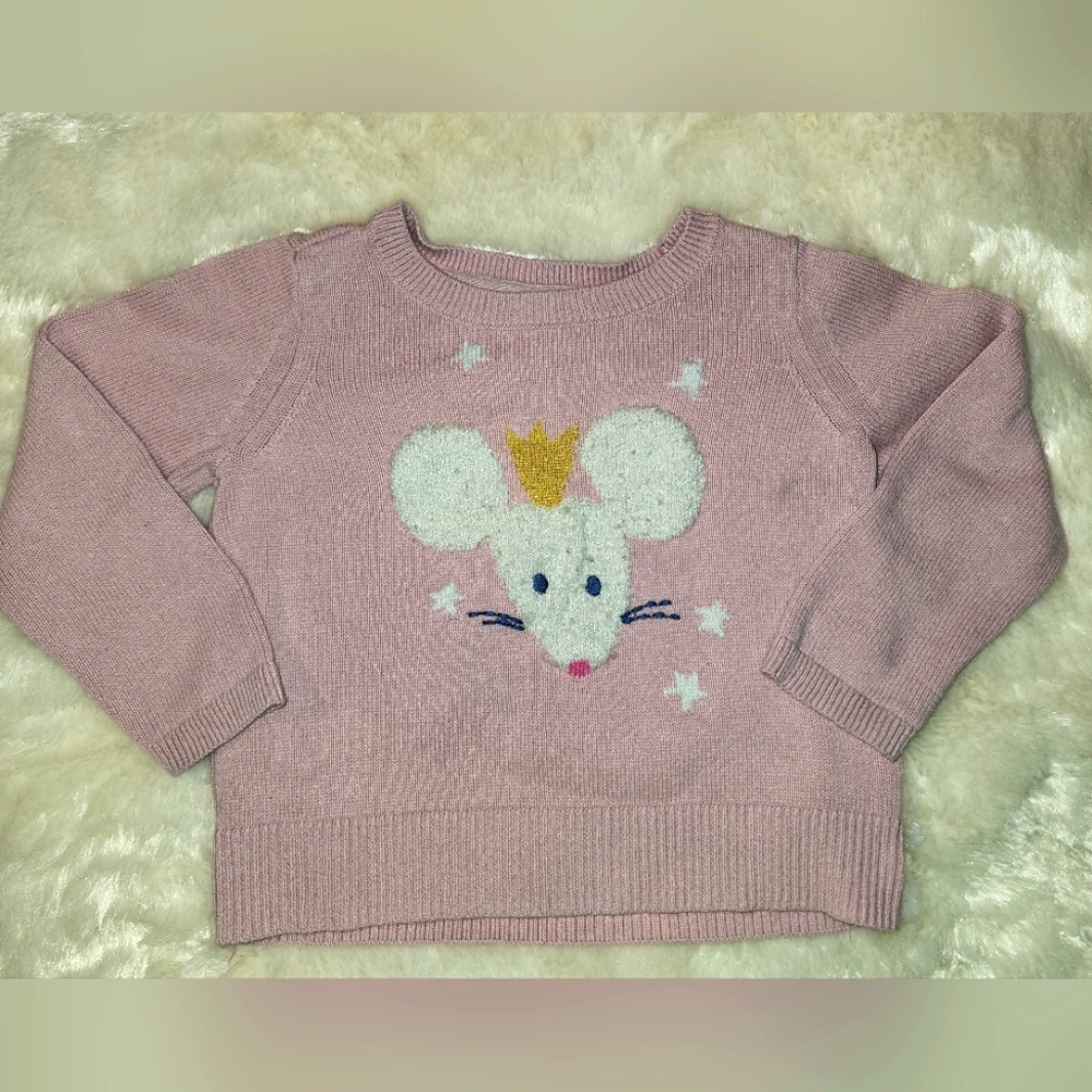 Pink sweater with white mouse